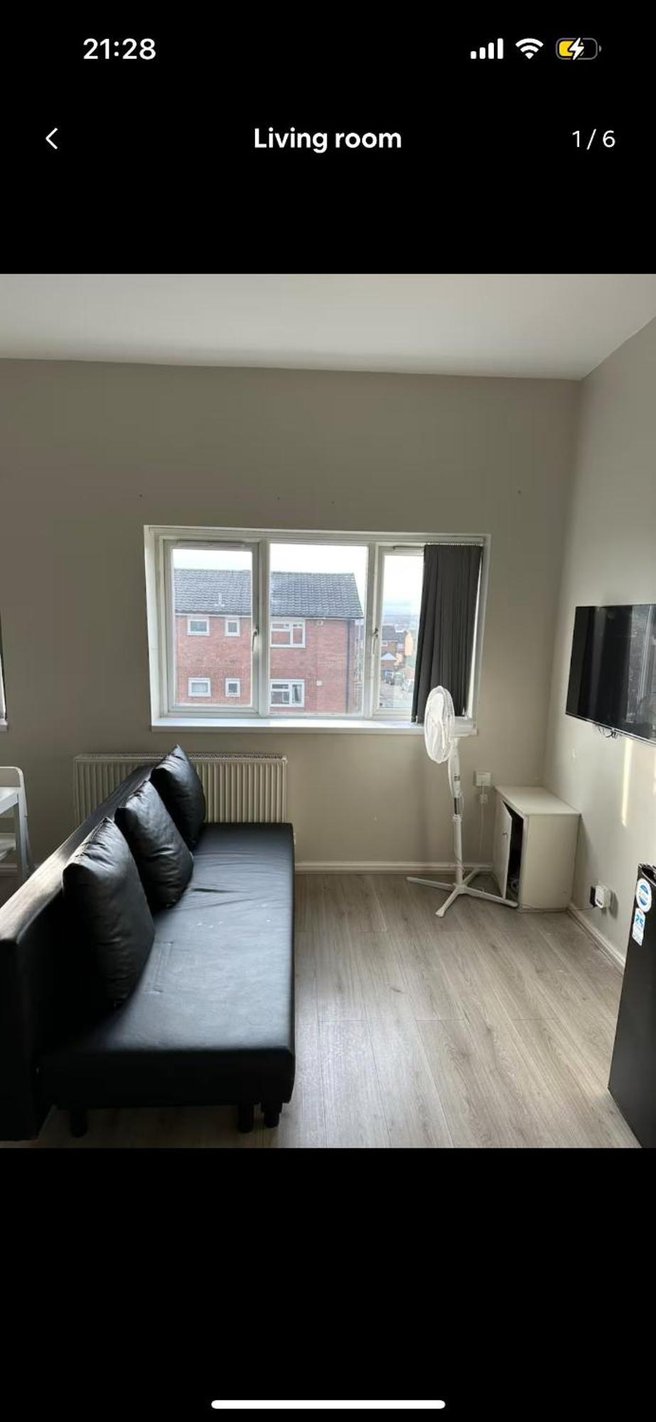 Recently Renovated Free Parking Apartment *