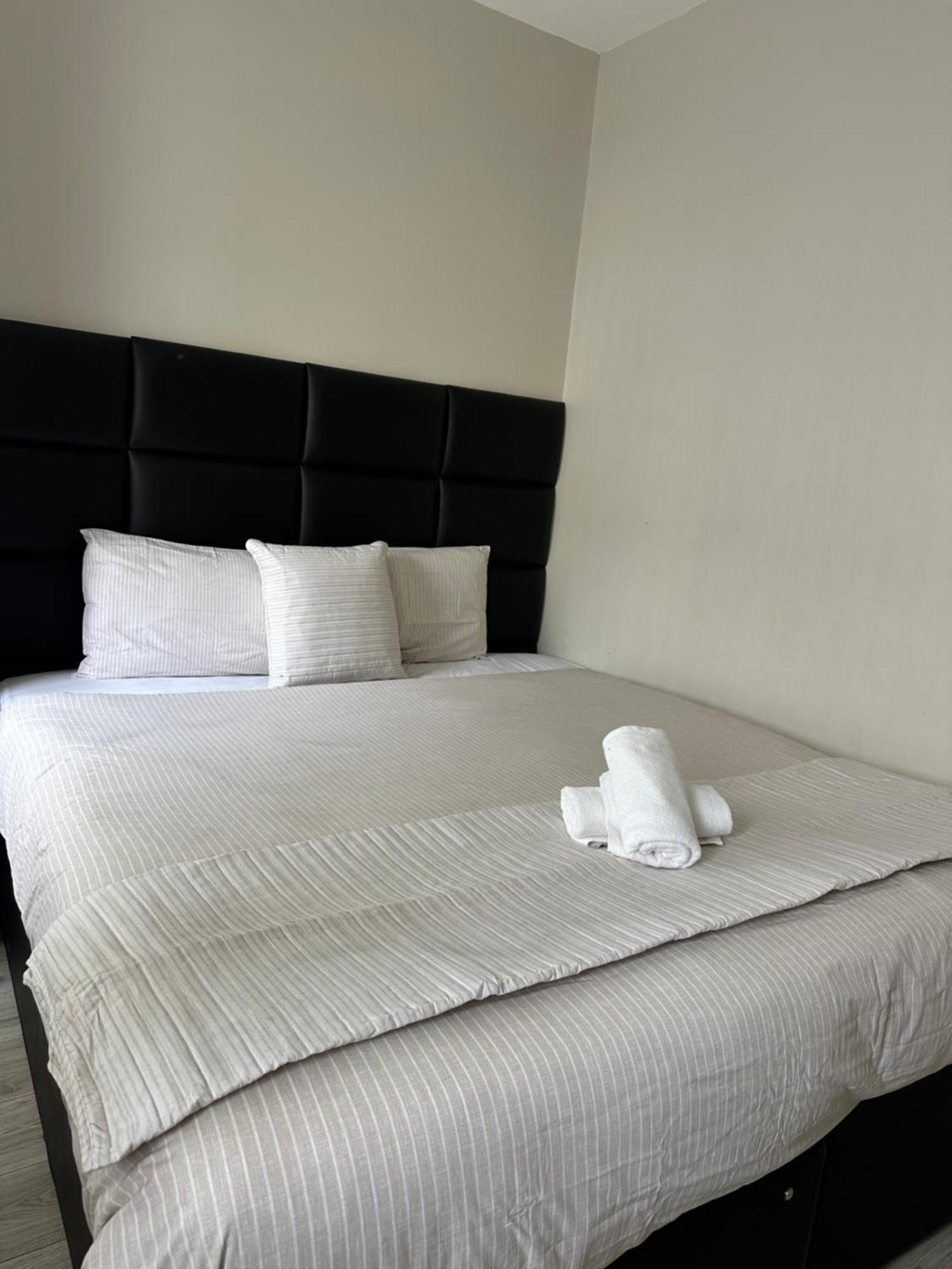 Recently Renovated Free Parking Apartment